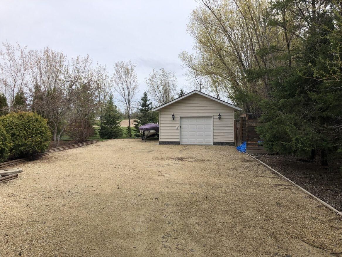 41 South Maple Drive, Manitoba R0E 1A0, 4 Bedrooms Bedrooms, ,3 BathroomsBathrooms,Residential,Sold,1103 41 South Maple Drive, Manitoba R0E 1A0, 4 Bedrooms Bedrooms, ,3 BathroomsBathrooms,Residential,Sold,1103