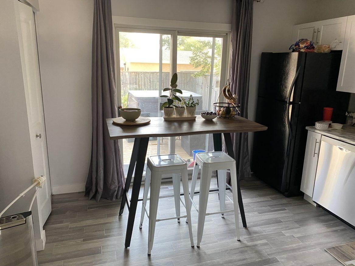 7 Furness Bay, Manitoba R2N 2S9, 3 Bedrooms Bedrooms, ,3 BathroomsBathrooms,Residential,Sold,1137 7 Furness Bay, Manitoba R2N 2S9, 3 Bedrooms Bedrooms, ,3 BathroomsBathrooms,Residential,Sold,1137