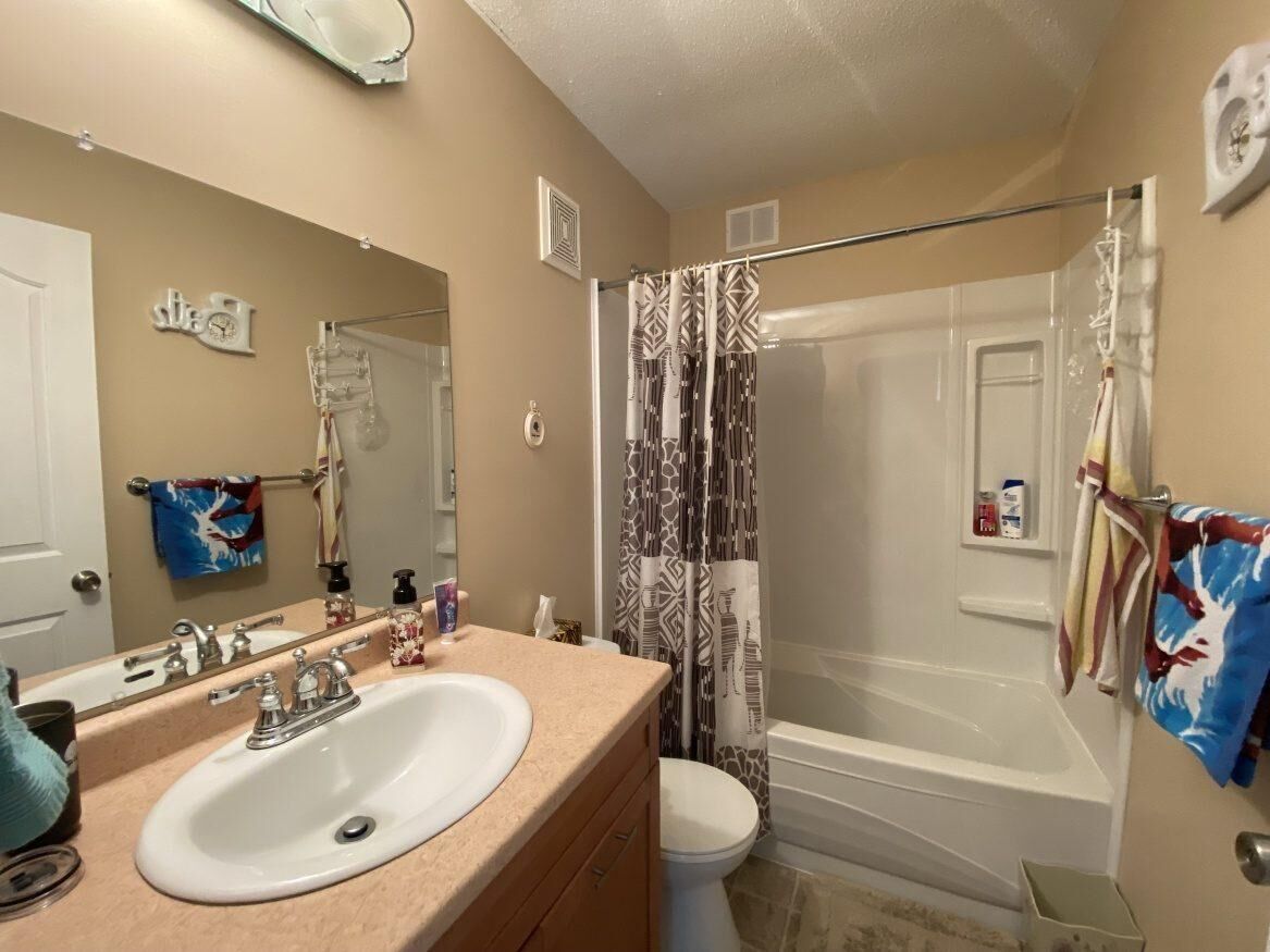 9 Fairway Drive, Manitoba R0E 1A0, 3 Bedrooms Bedrooms, ,2 BathroomsBathrooms,Residential,Sold,1163 9 Fairway Drive, Manitoba R0E 1A0, 3 Bedrooms Bedrooms, ,2 BathroomsBathrooms,Residential,Sold,1163