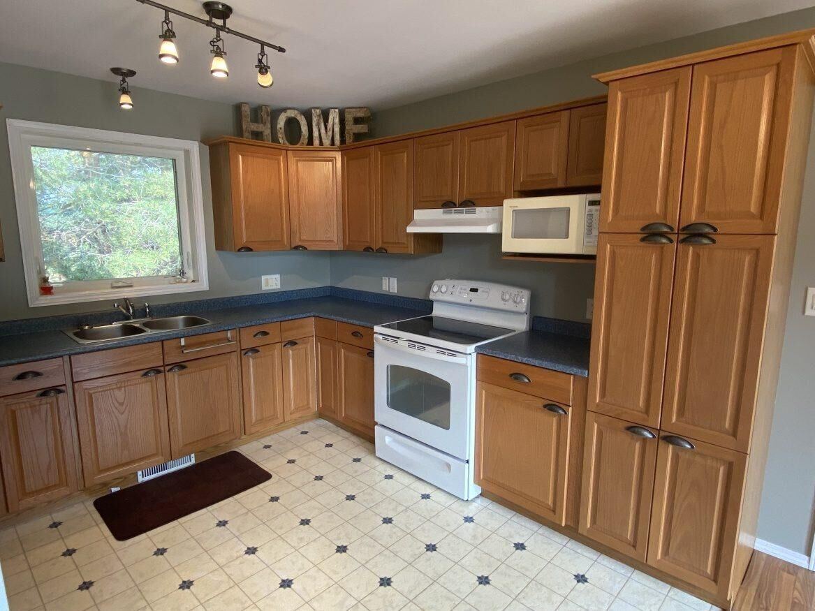 101077 11 Highway, Manitoba R0E 1A0, 3 Bedrooms Bedrooms, ,2 BathroomsBathrooms,Residential,Sold,1175 101077 11 Highway, Manitoba R0E 1A0, 3 Bedrooms Bedrooms, ,2 BathroomsBathrooms,Residential,Sold,1175
