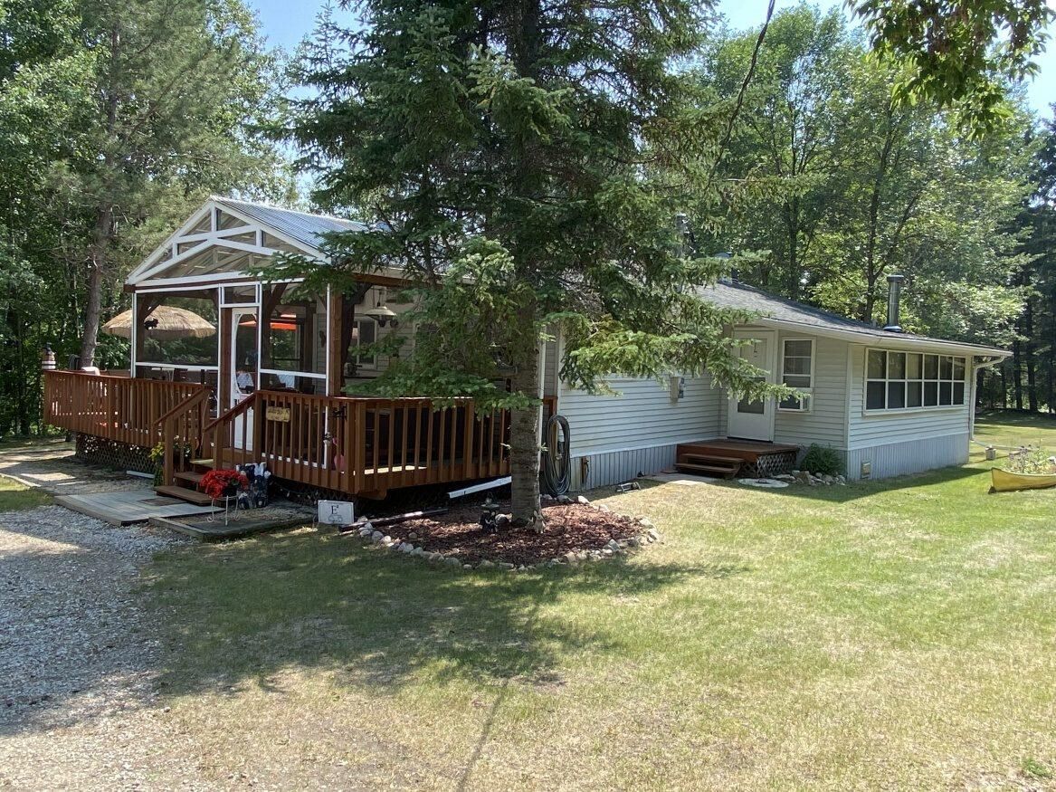 3 River Drive, Manitoba R0E 1A0, 3 Bedrooms Bedrooms, ,2 BathroomsBathrooms,Residential,Sold,1176 3 River Drive, Manitoba R0E 1A0, 3 Bedrooms Bedrooms, ,2 BathroomsBathrooms,Residential,Sold,1176