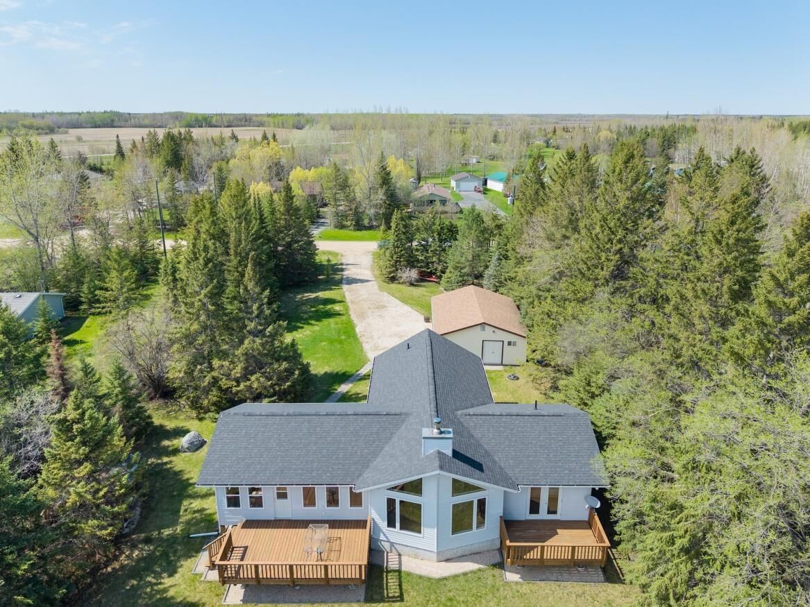 11 South Maple Drive, Manitoba R0E 1A0, 3 Bedrooms Bedrooms, 0 ,2 BathroomsBathrooms,Residential,Sold,0,1293 11 South Maple Drive, Manitoba R0E 1A0, 3 Bedrooms Bedrooms, 0 ,2 BathroomsBathrooms,Residential,Sold,0,1293