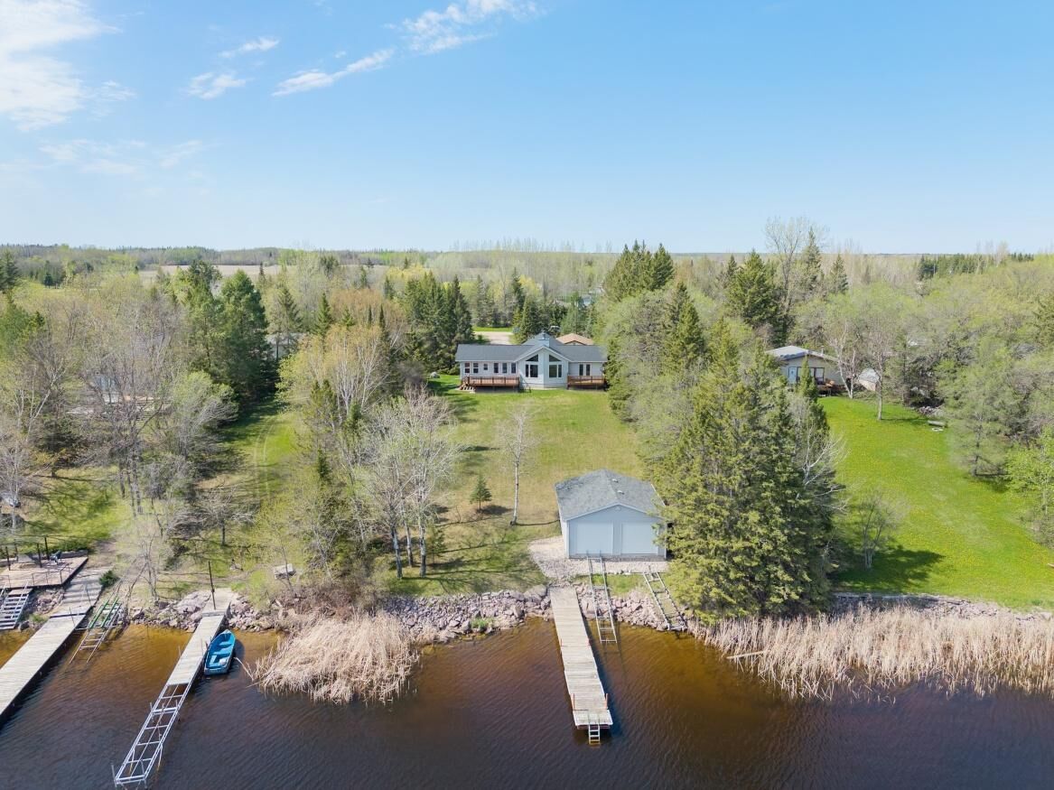 11 South Maple Drive, Manitoba R0E 1A0, 3 Bedrooms Bedrooms, 0 ,2 BathroomsBathrooms,Residential,Sold,0,1293 11 South Maple Drive, Manitoba R0E 1A0, 3 Bedrooms Bedrooms, 0 ,2 BathroomsBathrooms,Residential,Sold,0,1293