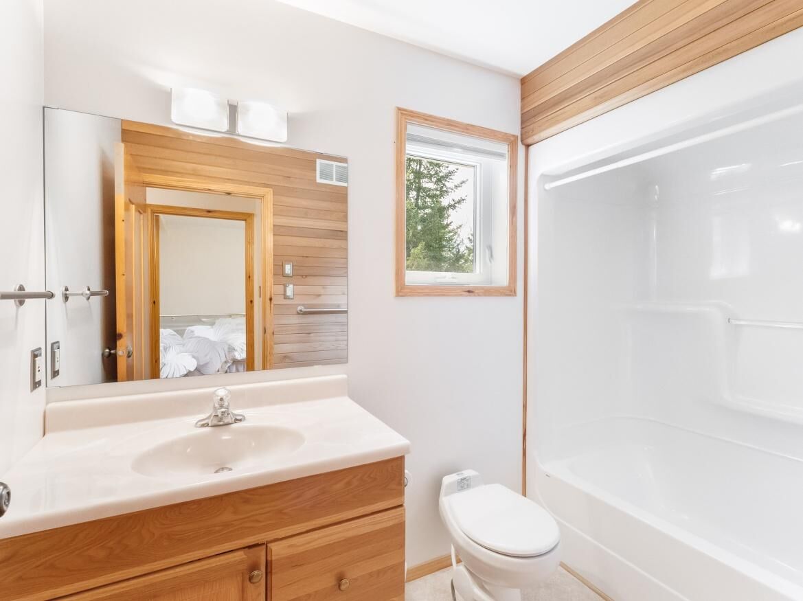 11 South Maple Drive, Manitoba R0E 1A0, 3 Bedrooms Bedrooms, 0 ,2 BathroomsBathrooms,Residential,Sold,0,1293 11 South Maple Drive, Manitoba R0E 1A0, 3 Bedrooms Bedrooms, 0 ,2 BathroomsBathrooms,Residential,Sold,0,1293