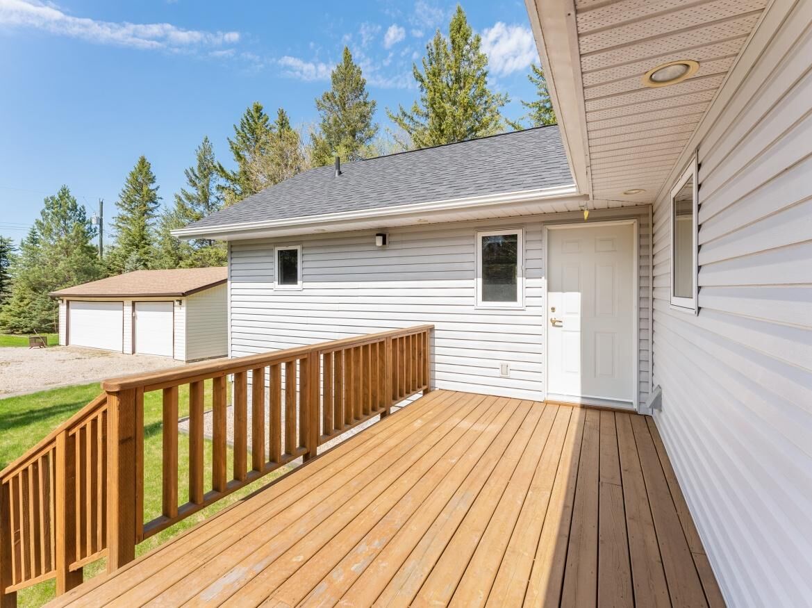 11 South Maple Drive, Manitoba R0E 1A0, 3 Bedrooms Bedrooms, 0 ,2 BathroomsBathrooms,Residential,Sold,0,1293 11 South Maple Drive, Manitoba R0E 1A0, 3 Bedrooms Bedrooms, 0 ,2 BathroomsBathrooms,Residential,Sold,0,1293