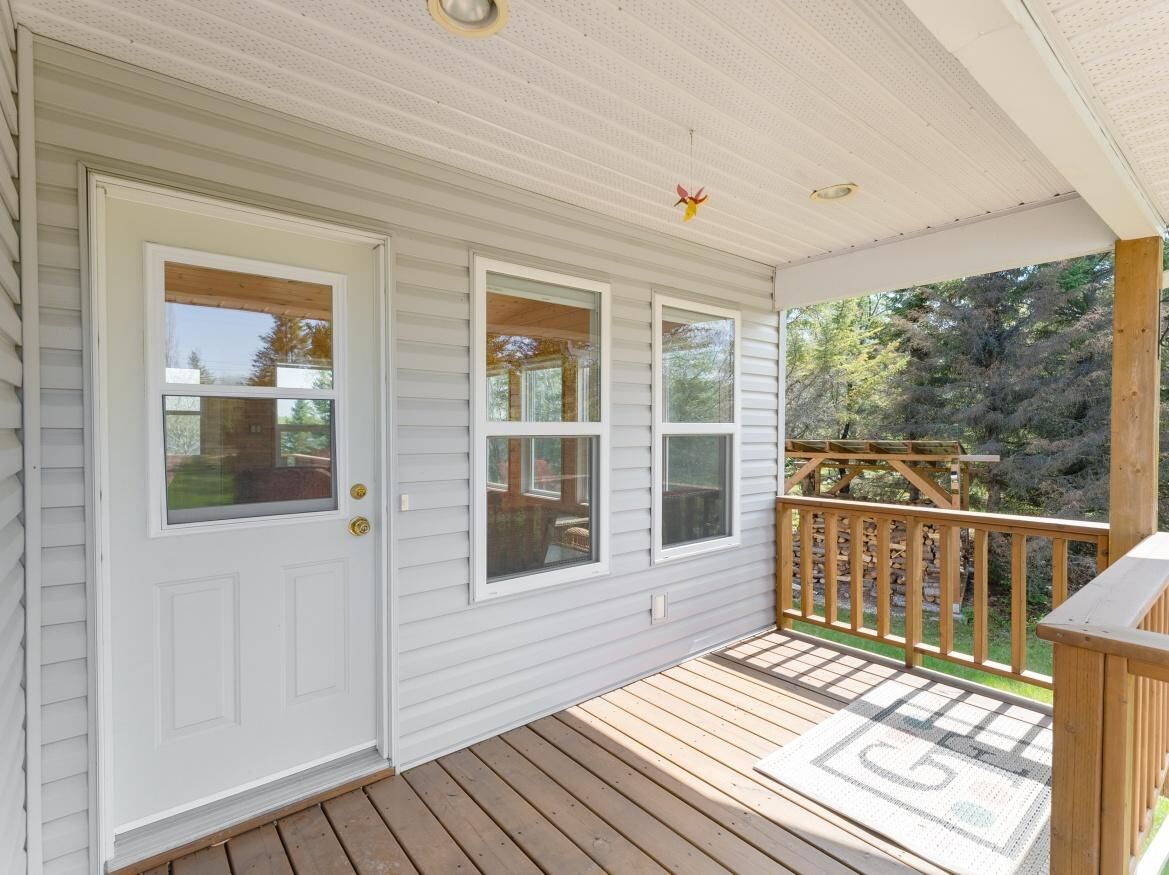 11 South Maple Drive, Manitoba R0E 1A0, 3 Bedrooms Bedrooms, 0 ,2 BathroomsBathrooms,Residential,Sold,0,1293 11 South Maple Drive, Manitoba R0E 1A0, 3 Bedrooms Bedrooms, 0 ,2 BathroomsBathrooms,Residential,Sold,0,1293
