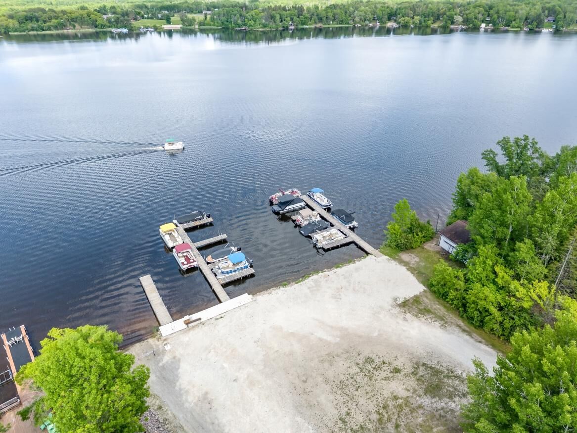 57 Black Bear Crescent, Manitoba R0E 1A0, 3 Bedrooms Bedrooms, 0 ,2 BathroomsBathrooms,Residential,Sold,0,1300 57 Black Bear Crescent, Manitoba R0E 1A0, 3 Bedrooms Bedrooms, 0 ,2 BathroomsBathrooms,Residential,Sold,0,1300