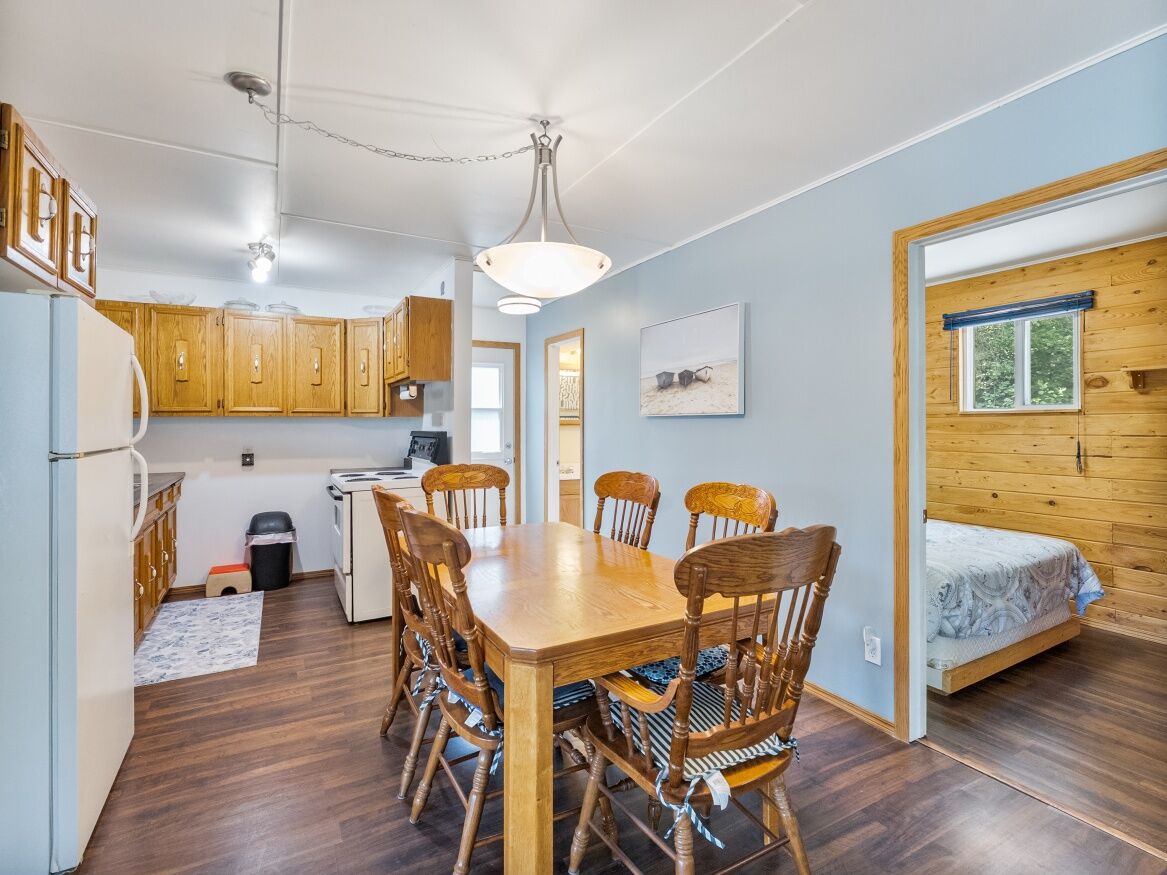 Kitchen/Dining Kitchen/Dining