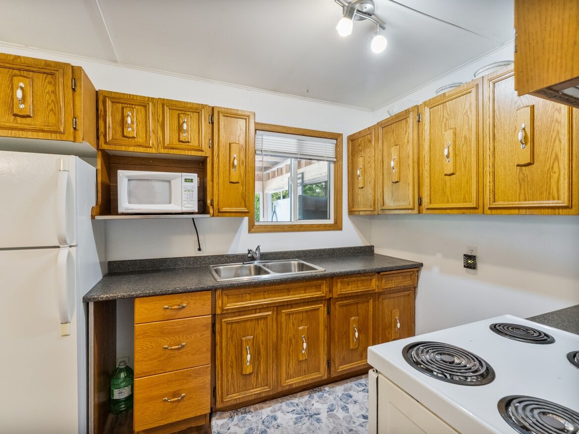 36 GEORGE, Manitoba R0E 1A0, 4 Bedrooms Bedrooms, 0 ,1 BathroomBathrooms,Residential,Sold,0,1304 36 GEORGE, Manitoba R0E 1A0, 4 Bedrooms Bedrooms, 0 ,1 BathroomBathrooms,Residential,Sold,0,1304