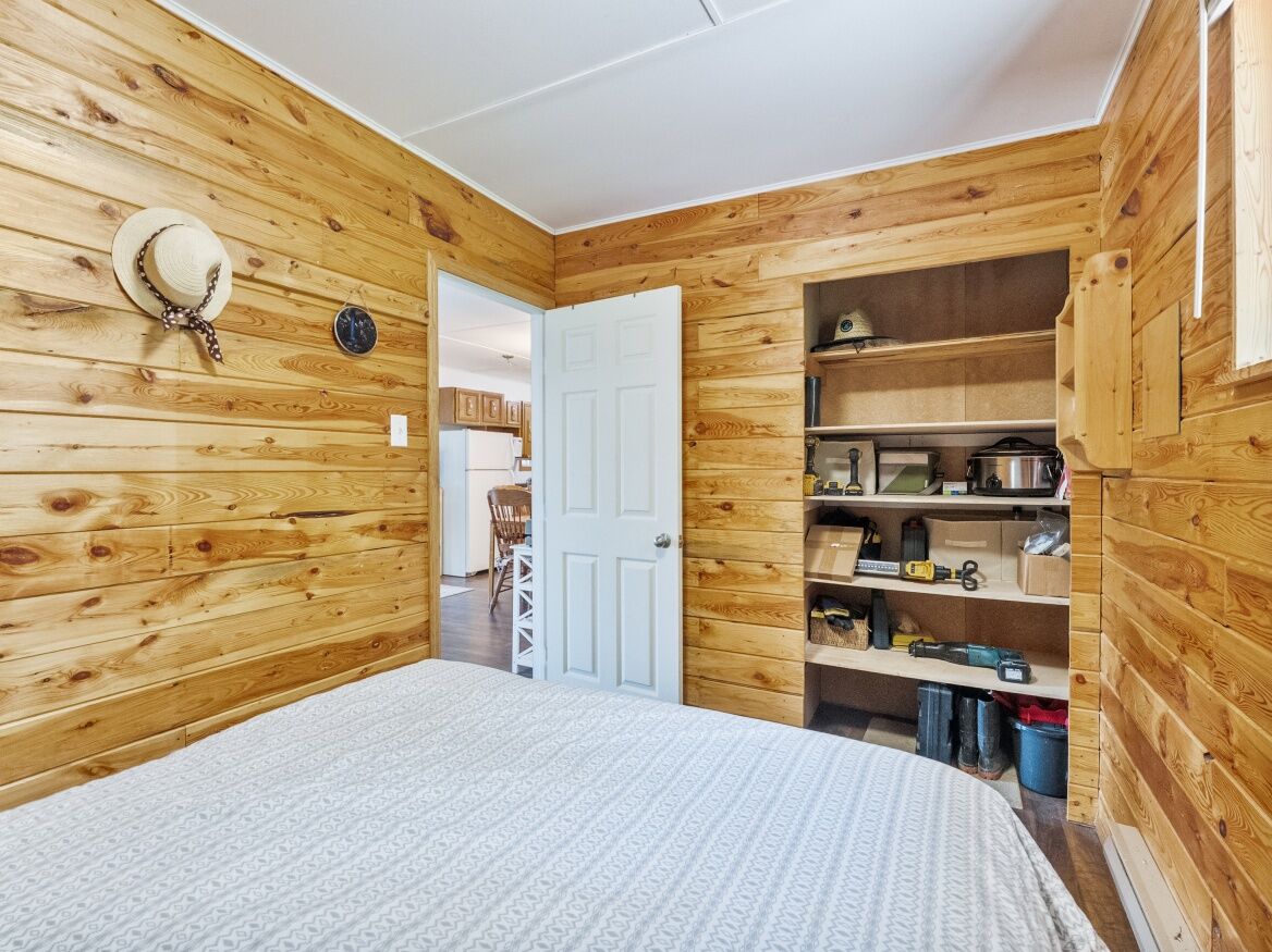 Bedrm 2 main cottage Bedrm 2 main cottage